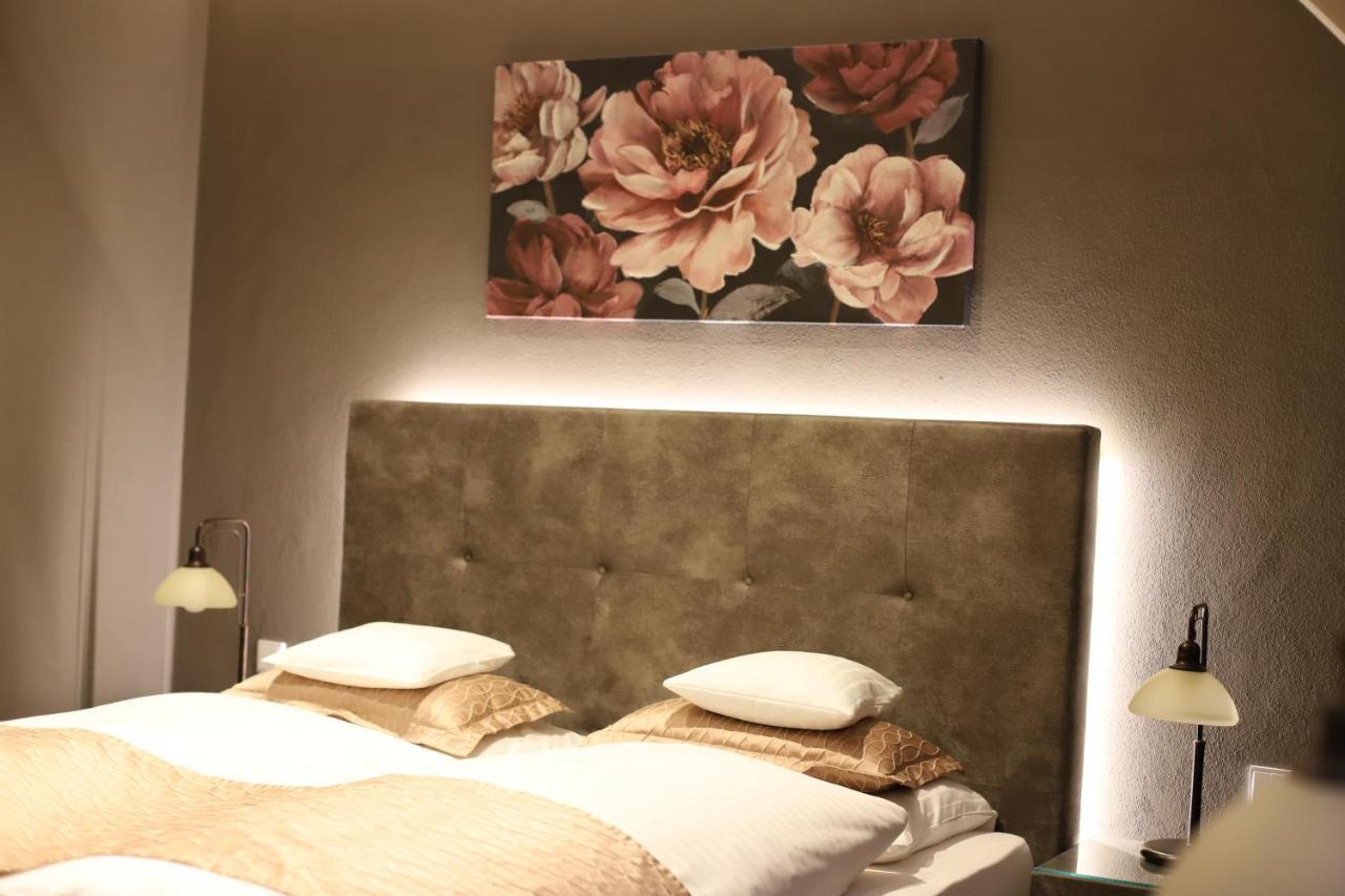 Hotel Waldkrug Delbrück Екстериор снимка
