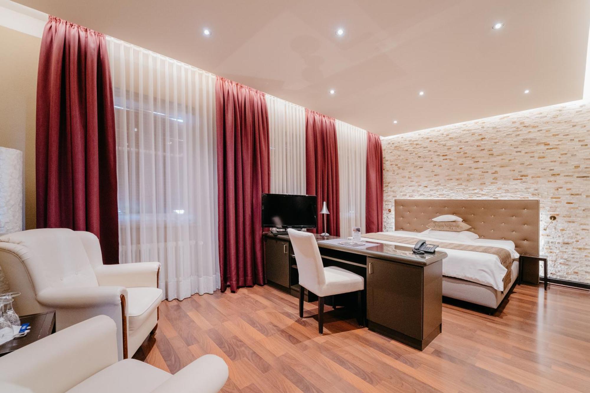 Hotel Waldkrug Delbrück Екстериор снимка