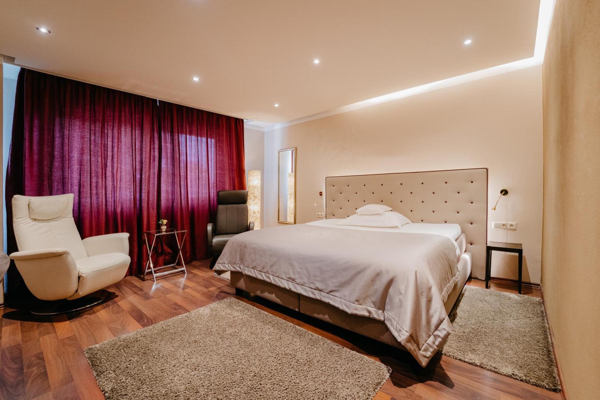 Hotel Waldkrug Delbrück Екстериор снимка