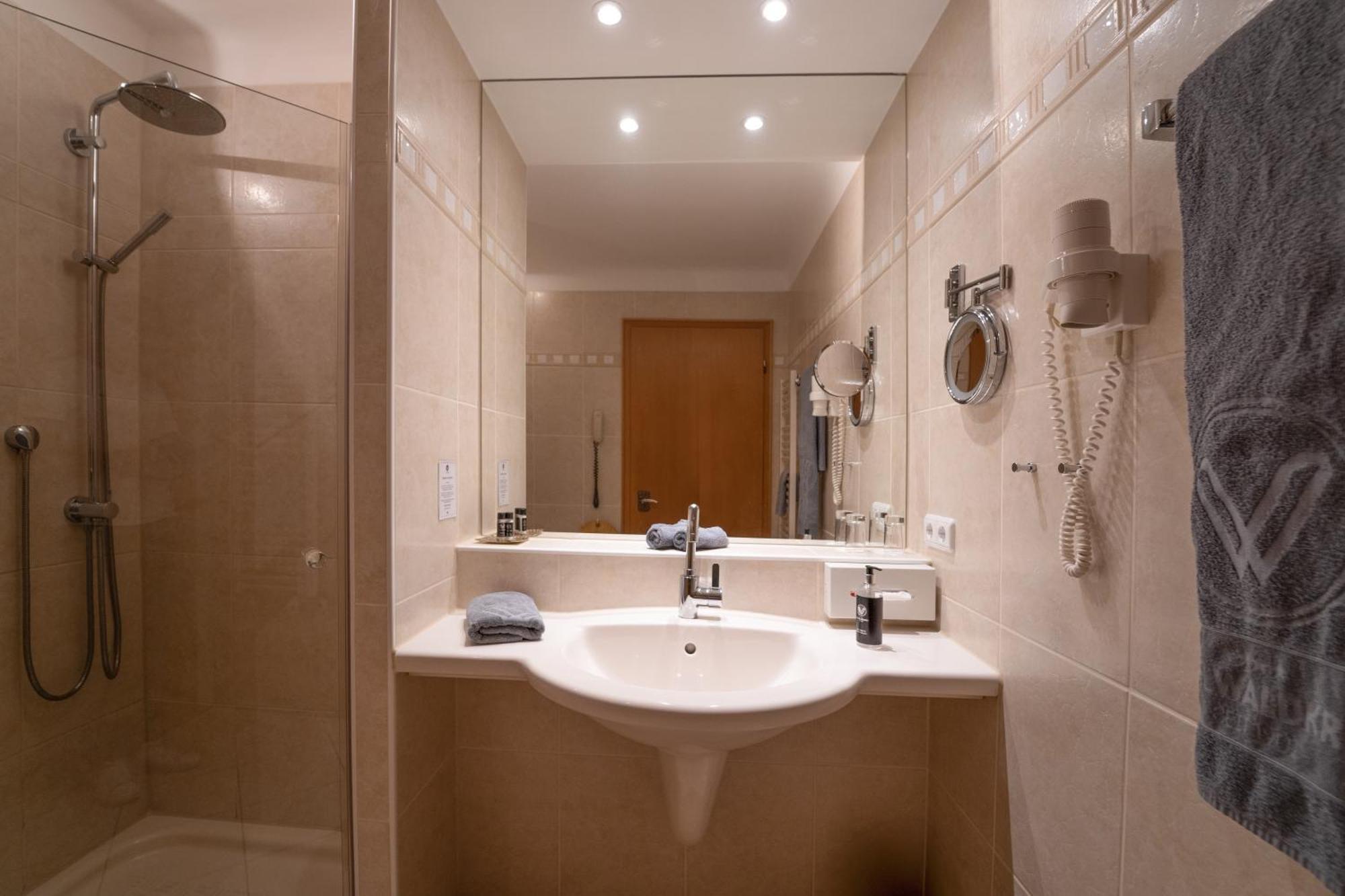 Hotel Waldkrug Delbrück Екстериор снимка