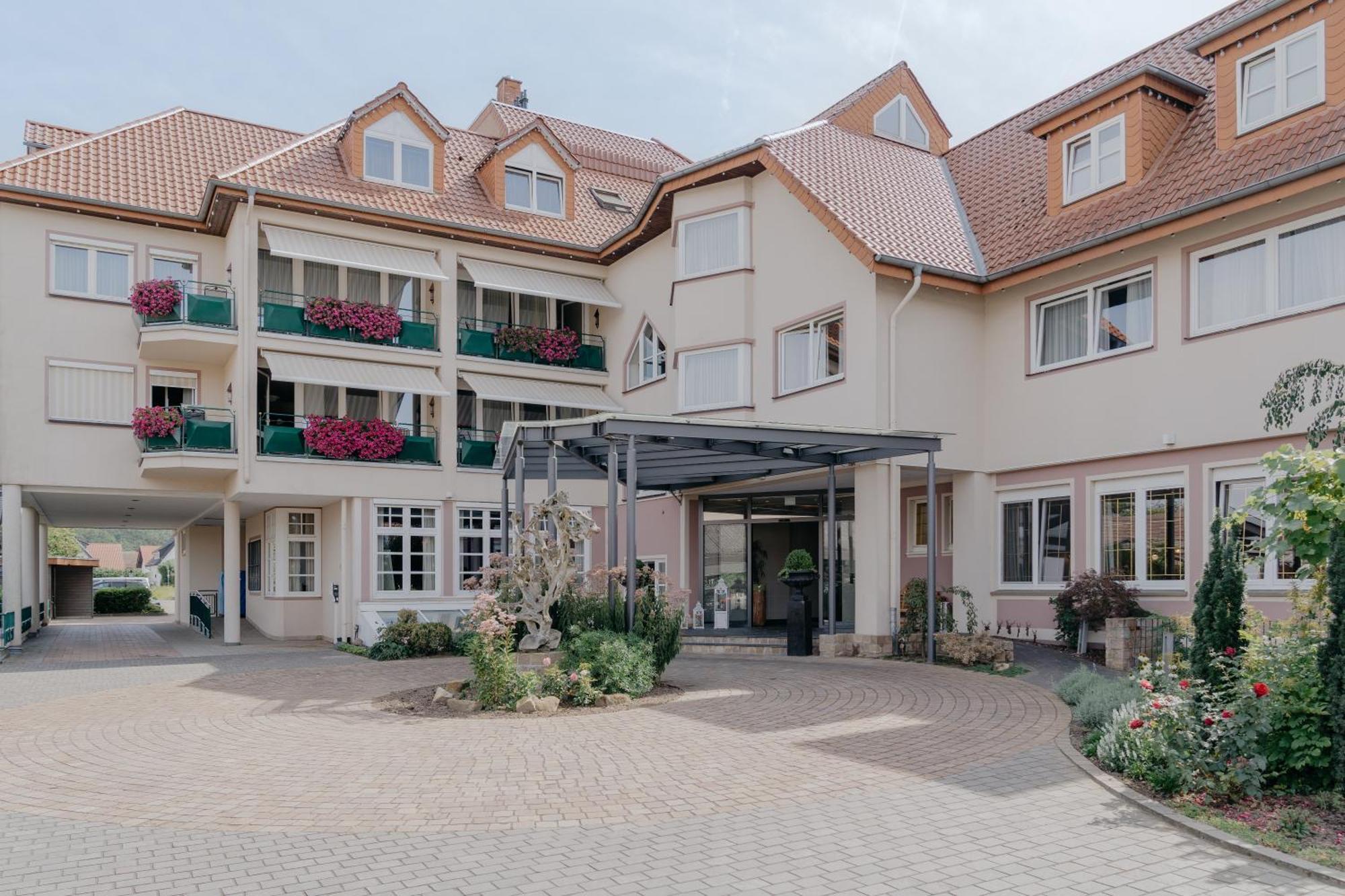 Hotel Waldkrug Delbrück Екстериор снимка