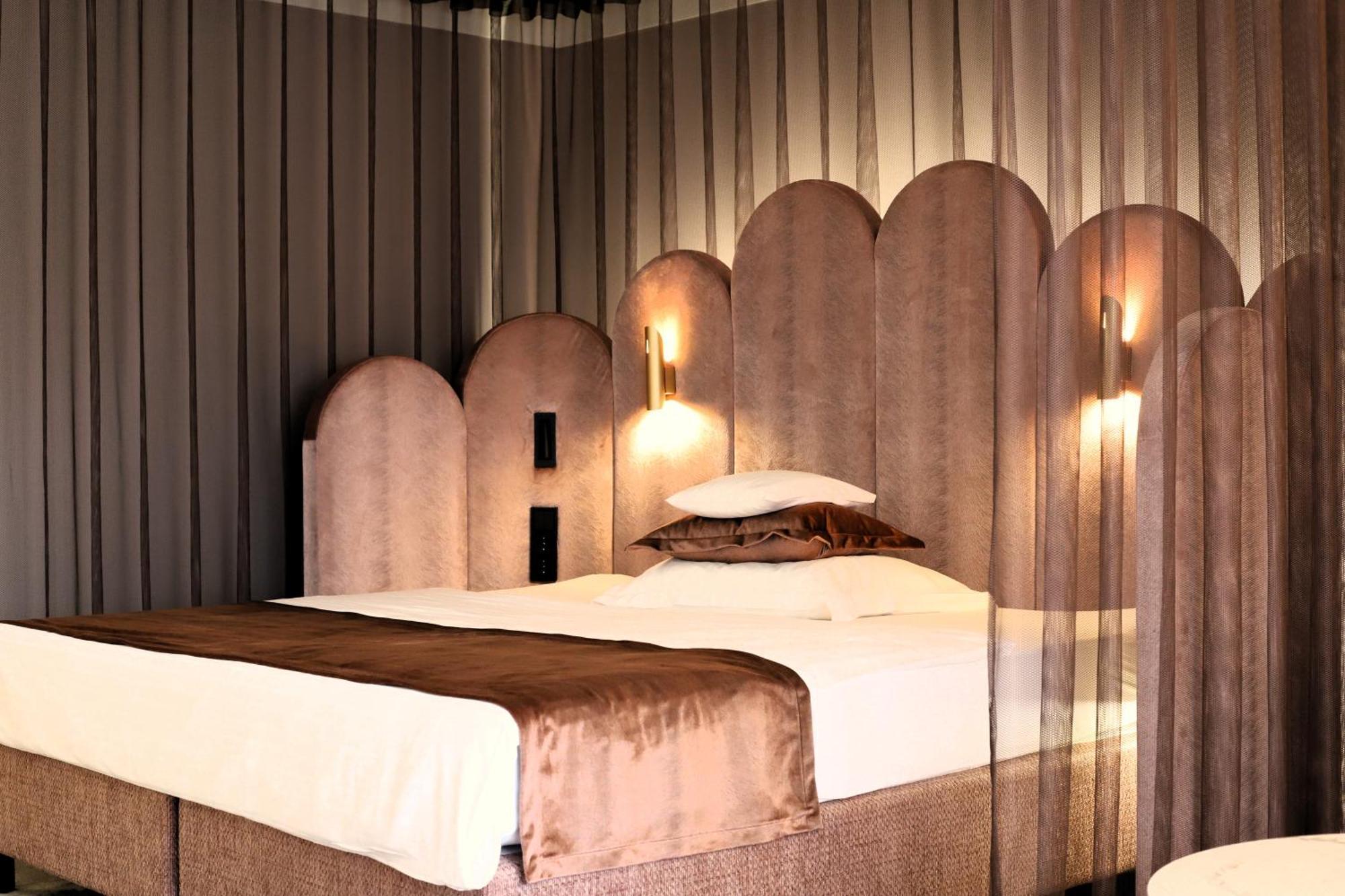 Hotel Waldkrug Delbrück Екстериор снимка
