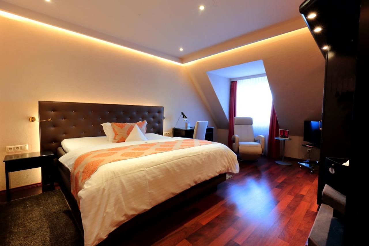 Hotel Waldkrug Delbrück Екстериор снимка